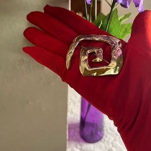 Gold plated swirl Vintage brooche